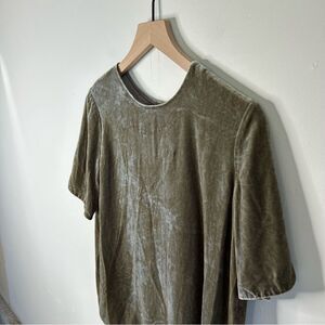 Vince Olive Velvet Blouse Color Shifting Silk Blend size Small Velour